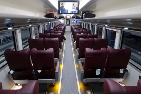 KA Argo Bromo Anggrek. Foto: Toto Santiko Budi/Shutterstock