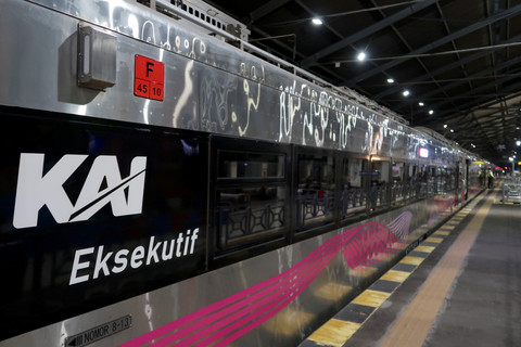 KA Argo Bromo Anggrek. Foto: Toto Santiko Budi/Shutterstock