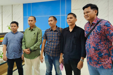 Sejumlah orang tua korban Daycare Little Aresha Yogyakarta mendatangi Kantor Perwakilan Lembaga Perlindungan Saksi dan Korban (LPSK) RI Yogyakarta, Rabu (29/4/2026). Foto: Panji/kumparan