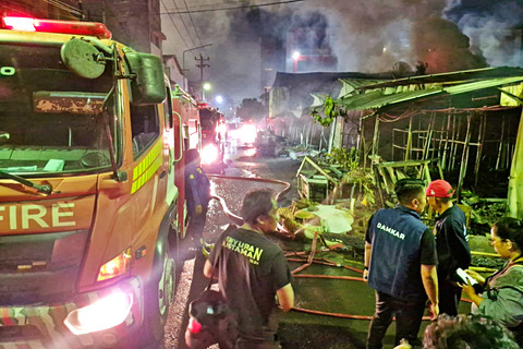 Pasar Kanjengan Johar, Kota Semarang, Jawa Tengah terbakar pada Rabu (29/4/2026) malam. Foto: Dok. Istimewa