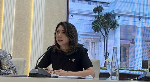 Jubir I Kemlu RI, Yvonne Mewengkang, dalam press briefing di Kantor Kemlu, Jakpus, Kamis (30/4/2026). Foto: Firda Brillianti/kumparan