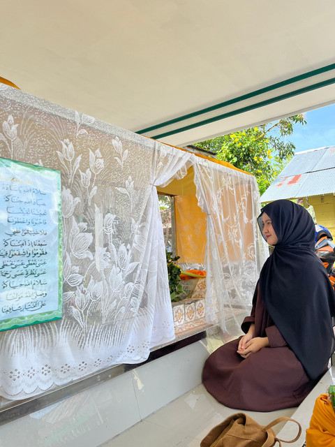 Berziarah ke makam Datuk Djoengkir. Foto: Dokumentasi pribadi