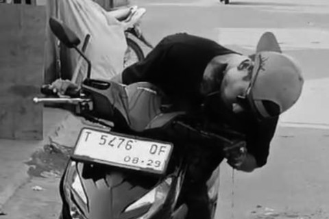 Pengendara motor tewas usai leher terjerat benang layangan. Foto: Dok. Istimewa