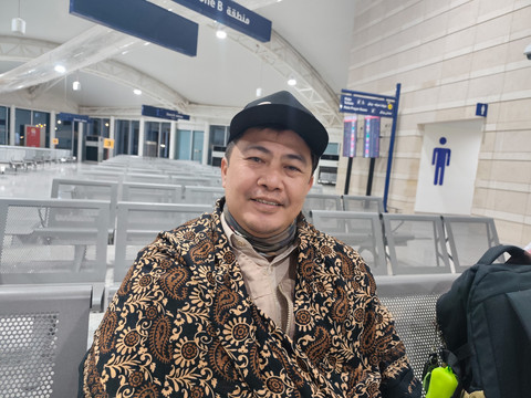 Pembimbing Ibadah (Bimbad) PPIH Arab Saudi, Dendi, di Madinah. Foto: Dok. MCH 2026