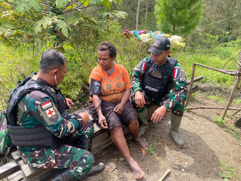 TNI hadirkan layanan kesehatan hingga pelosok Papua. Foto: Dok. Kapuspen TNI