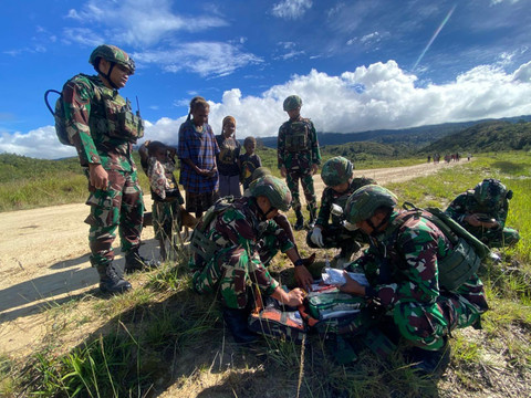 TNI hadirkan layanan kesehatan hingga pelosok Papua. Foto: Dok. Kapuspen TNI