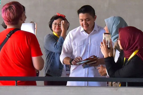 Sekretaris Kabinet Teddy Indra Wijaya hadiri acara "Belajaraya Jakarta 2026" yang diinisiasi oleh Semua Murid Semua Guru (SMSG) di Taman Ismail Marzuki (TIM), Jakarta Pusat, Sabtu (2/5/2026). Foto: Instagram/ @sekretariat.kabinet