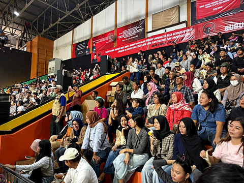 Peringatan Hari Buruh Internasional tahun 2026 oleh DPP PDI Perjuangan di GOR Otista, Jatinegara, Jakarta Timur, Minggu (3/5/2026). Foto: Nauval Pratama/kumparan
