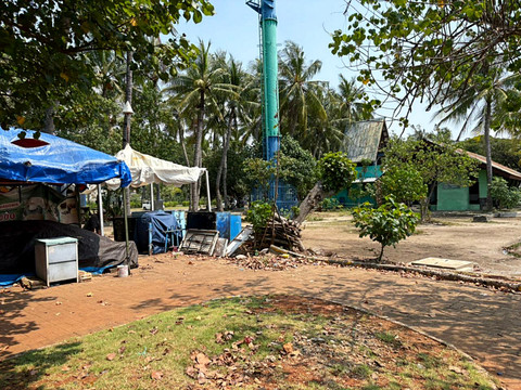 Suasana dan kondisi pantai Ancol sisi barat, Jakarta Utara, Minggu (3/5/2026). Foto: Kevin Daniel/kumparan