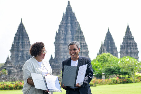 Direktur Utama IDM Febrina Intan (kiri) dan Direktur Utama BTN Nixon LP Napitupulu (kanan). Foto: BTN 