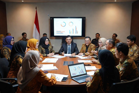 Kolaborasi Multipihak .(Sumber: https://assets.grok.com/users/f124198f-27ab-40b8-b3c8-13b2c308bf9b/generated/5a512e78-3b84-4587-8883-8b2fe0025045/image.jpg)