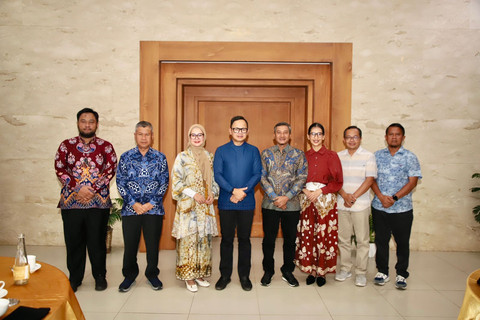 Wamendagri Bima Arya saat kunjungan kerja di Pacitan. Foto: Kemendagri RI