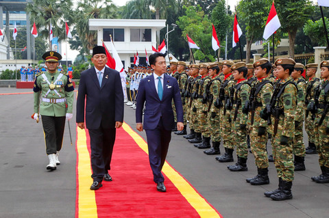 Upacara penyambutan Menteri Pertahanan Jepang Shinjiro Koizumi di Komplek Gedung Kementerian Pertahanan RI, Jakarta Pusat, Senin (4/5/2026). Foto: Iqbal Firdaus/kumparan