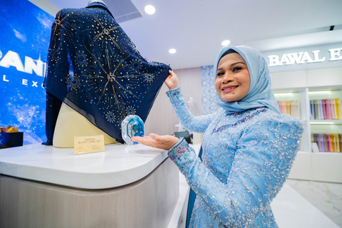 Puan Hj. Haliza Maysuri, Founder Merek Bawal Exclusive. Foto: dok. Bawal Exclusive Indonesia