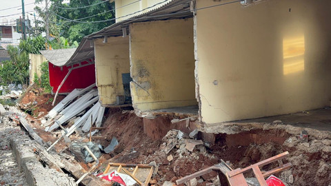 Suasana SD Negeri Tebet Barat 08, Jakarta Selatan, setelah tembok di area kantin sekolah roboh. Foto: Nauval Pratama/kumparan