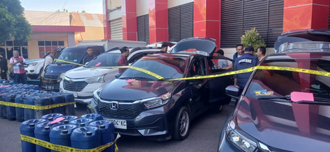 Barang bukti kasus penimbunan BBM bersubsidi di Nusa Tenggara Timur. Foto: kumparan