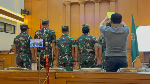 5 saksi dari unsur TNI dihadirkan dalam sidang lanjutan dugaan penyiraman air keras terhadap Wakil Koordinator KontraS Andrie Yunus di Pengadilan Militer II-08 Jakarta Timur, Rabu (6/5/2026). Foto: Nauval Pratama/kumparan