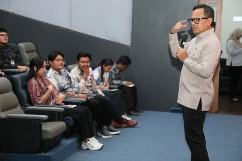 Wamendagri Bima Arya saat menutup Program Magang Kementerian Dalam Negeri (Kemendagri), Rabu (6/5/2026). Foto: Kemendagri RI
