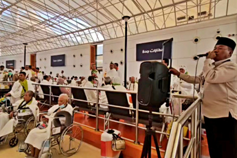 Suasana saat jemaah haji gelombang II tiba di Bandara Jeddah, Arab Saudi. Foto: Dok. MCH 2026