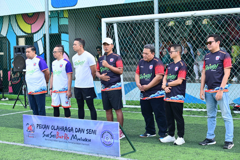 Pimpinan Serikat Pekerja Pegadaian Kanwil SulselBarRa Maluku dan Pemimpin Pegadaian Kanwil SulselBarRa Maluku dalam membuka Pekan Olahraga dan Seni (Porseni). Foto: Dok. Pegadaian 
