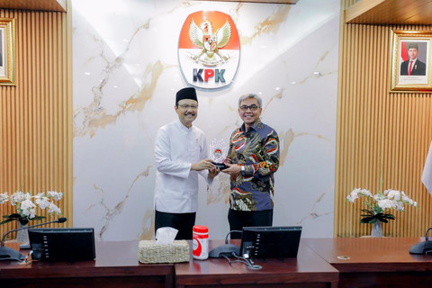 Cegah korupsi, Gus Ipul buka-bukaan proses pengadaan Sekolah Rakyat ke KPK. Kemensos berkomitmen jaga transparansi program strategis Presiden Prabowo. Foto: Dok. Kemensos