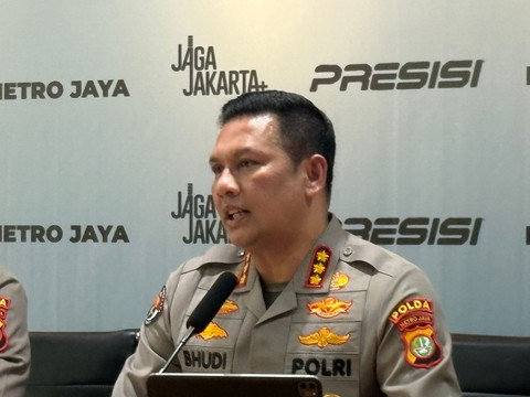 Kabid Humas Polda Metro Jaya, Kombes Pol Budi Hermanto saat memberikan keterangan pers mengenai update sejumlah isu di Polda Metro Jaya pada Jumat (8/5/2026). Foto: Ryan Iqbal/kumparan