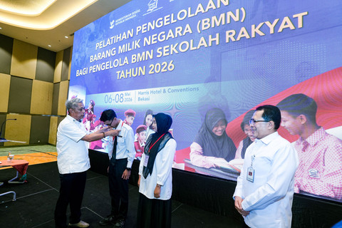 Wakil Menteri Sosial Agus Jabo Priyono menutup Pelatihan Pengelolaan BMN bagi Pengelola BMN Sekolah Rakyat Tahun 2026 di Bekasi, Jumat (8/5/2026). Foto: Biro Humas Kemensos/Ikhwan Syah Ishar