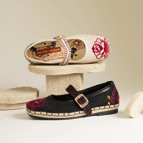 Flat shoes kolaborasi Dianable x Nonaetal. Foto: Dianable x Nonaetal