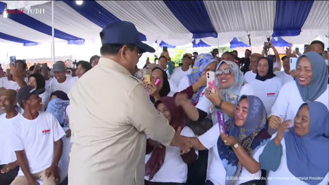 Presiden Prabowo Subianto meninjau Kampung Nelayan di Desa Leato Selatan, Gorontalo pada Sabtu (9/5/2026). Foto: YouTube/ Sekretariat Presiden