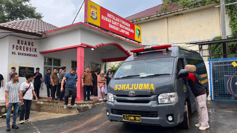 Suasana instalasi forensi RS Bhayangkara Polda Lampung saat autopsi Brigpol Arya Supena, anggota Ditintelkam Polda Lampung, yang tewas ditembak pelaku curanmor, Sabtu (9/5/2026). Foto: Dok. Istimewa