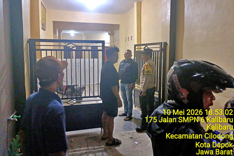 Polisi mendatangi lokasi indekos yang jadi sasaran pelaku curanmor berpistol. Foto: Dok. Istimewa
