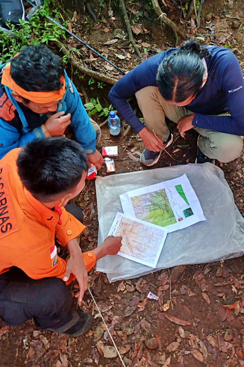 Tim SAR gabungan masih melakukan pencarian terhadap mahasiswa ITB yang hilang di Gunung Puntang di hari kedua pencarian pada Senin (11/5/2026). Foto: Dok. Kantor SAR Bandung