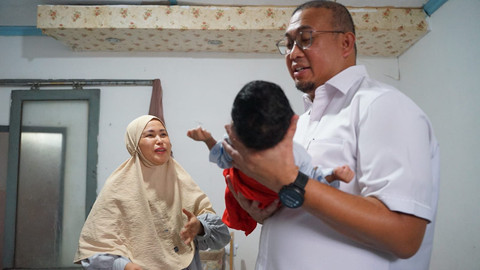 Wakil Ketua Komisi VI DPR RI dari Fraksi Gerindra Andre Rosiade mengunjungi Panti Asuhan LKSA Bayi dan Balita Jasmin Nabila Inayah di Ulak Karang Utara, Kecamatan Padang Utara, Kota Padang, Senin (11/5/2026). Foto: Dok. Istimewa