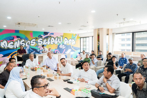 Wakil Menteri Sosial Agus Jabo Priyono menerima kunjungan Bupati Kabupaten Parigi Moutong Erwin Burase di Kantor Kemensos, Jakarta, Senin (11/5/2026). Foto: Kemensos RI