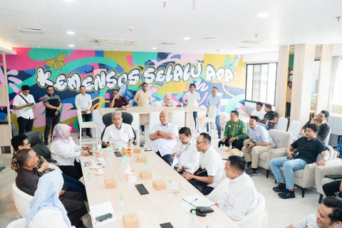 Wakil Menteri Sosial Agus Jabo Priyono menerima kunjungan Bupati Kabupaten Parigi Moutong Erwin Burase di Kantor Kemensos, Jakarta, Senin (11/5/2026). Foto: Kemensos RI