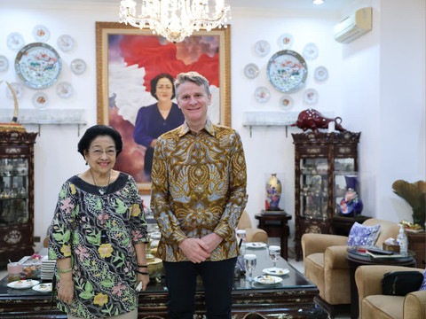 Ketua Umum PDIP Megawati Soekarnoputri bertemu dengan Dubes Australia untuk RI Rod Brazier di kediamannya, Menteng, Jakpus, Senin (11/5/2026). Foto: PDIP