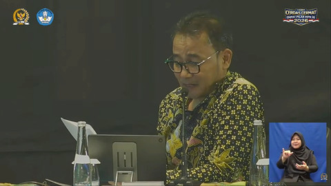Kepala Biro Pengkajian Konstitusi pada Deputi Bidang Pengkajian dan Pemasyarakatan Konstitusi Setjen MPR RI Dyastasita Widya Budi saat menjadi juri Lomba Cerdas Cermat Empat Pilar MPR RI. Foto: Youtube/MPR RI