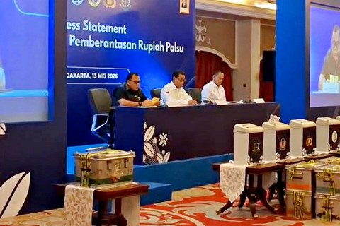 Wakabareskrim, Irjen Pol Nunung Saifuddin, berikan kererangan pers dalam Konferensi Pers Pemusnahan Rupiah Palsu Hasil Klarifikasi Bank Indonesia, Rabu (13/5/2026). Foto: Aditia Noviansyah/kumparan