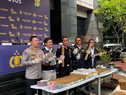Konferensi Pers Pengungkapan Kasus Penyelundupan Merkuri ke Filipina oleh Polda Metro Jaya, Rabu (13/5/2026). Foto: Rayyan/Kumparan
