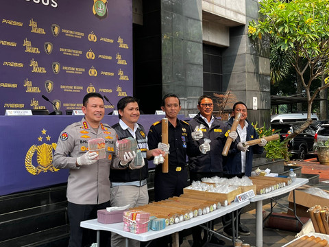 Konferensi Pers Pengungkapan Kasus Penyelundupan Merkuri ke Filipina oleh Polda Metro Jaya, Rabu (13/5/2026). Foto: Rayyan/Kumparan