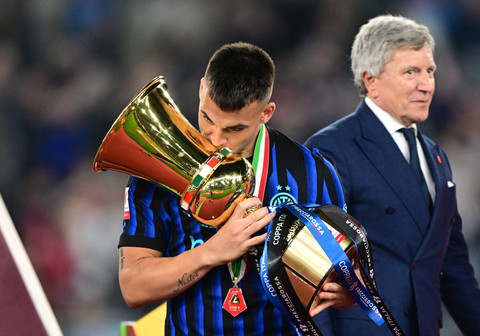 Inter Milan juara Coppa Italia 2025/26. Foto: REUTERS/Daniele Mascolo