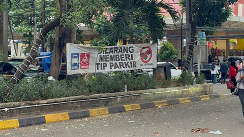 Parkir di kawasan Blok M Square, Jakarta Selatan, kembali beroperasi pada Kamis (14/5), usai disegel oleh Pansus Tata Kelola Perparkiran DPRD Provinsi DKI Jakarta pada Senin (11/5/2026). Foto: Nauval Pratama/kumparan