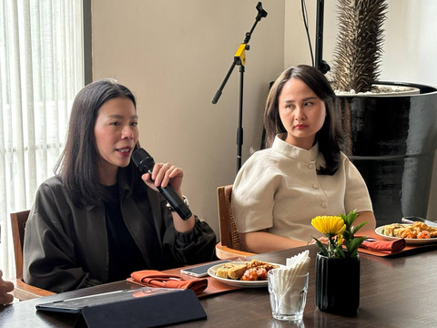 Amelia Tediarjo Head of Business Growth & Operations Lazada Indonesia dan  Amanda Tiffany Karta Brand General Manager Laneige Indonesia. Foto: Lazada
