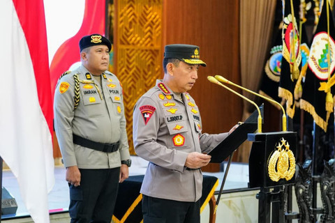 Kapolri Jenderal Polisi Listyo Sigit Prabowo memimpin langsung pelantikan dan serah terima jabatan (sertijab) sejumlah pejabat utama Mabes Polri serta beberapa Kapolda di Rupattama Mabes Polri, Jakarta, Minggu (17/5/2026). Foto: Polri