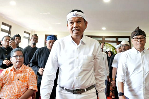 Gubernur Jabar Dedi Mulyadi menghadiri Diskusi Kecagarbudayaan dengan topik "Prasasti Batu Tulis dan Makuta Binokasih Sanghyang Pake", di Museum Pajajaran Bogor, Kota Bogor, Jawa Barat, Kamis (14/5/2026). Foto: Dok. Diskominfo Jabar