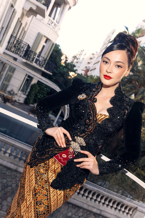 Jole Marie tampil flawless dengan polesan makeup Armani Beauty. Foto: STUDIO47