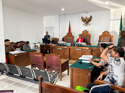 Sidang Praperadilan Pembuktian Surat Pemohon dan Termohon kasus penyiraman air keras terhadap Andrie Yunus, Pengadilan Negeri Jakarta Selatan, (22/5/2026). Foto: Kevin Daniel/kumparan
