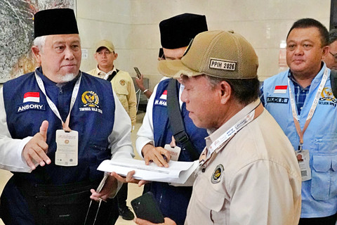 Tim Pengawas (Timwas) Haji DPR RI melakukan inspeksi mendadak (sidak) ke Dapur Almusafirun yang menyuplai konsumsi jemaah haji Indonesia di Hotel Al-Hidayah, Mekkah. Foto: Dok. Timwas Haji DPR