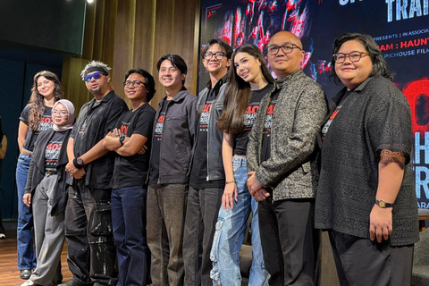Konferensi pers perilisan trailer dan poster film 402: Rumah Sakit Angker Korea, di kawasan Setiabudi, Jakarta Selatan.
 Foto: Salsha Okta Fairuz/kumparan