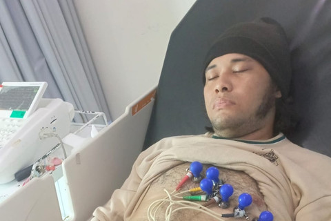 Calvin Dores dilarikan ke rumah sakit karena serangan jantung.
Foto: Dok. Istimewa